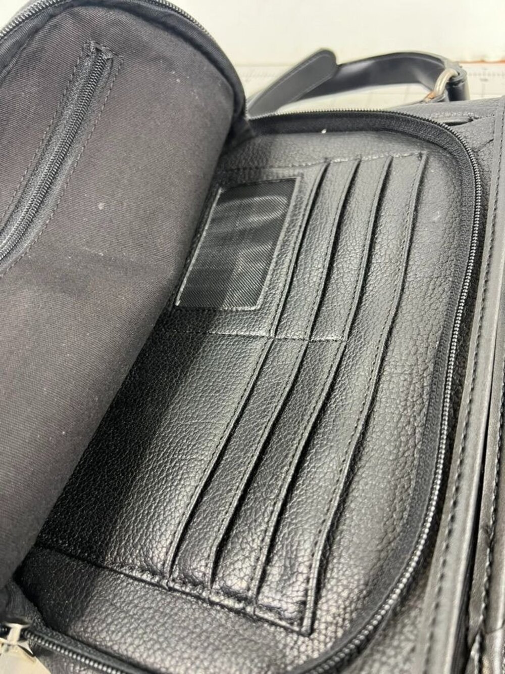 Guess Black Pebbled Leather Adjustable Crossbody Bag Magnetic Snap Closure - Picture 5 of 10
